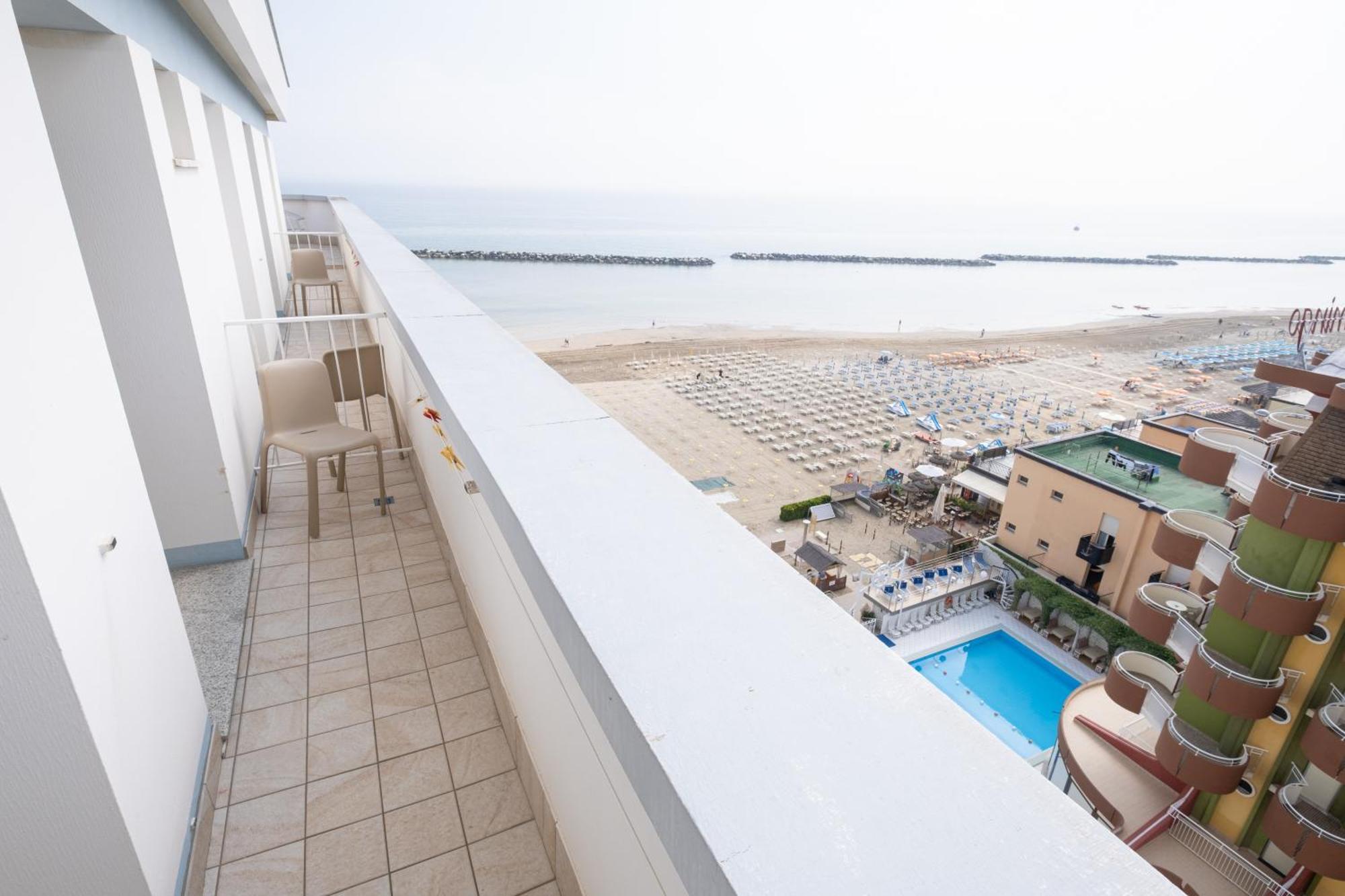 Hotel Capitol Gatteo a Mare Exterior photo